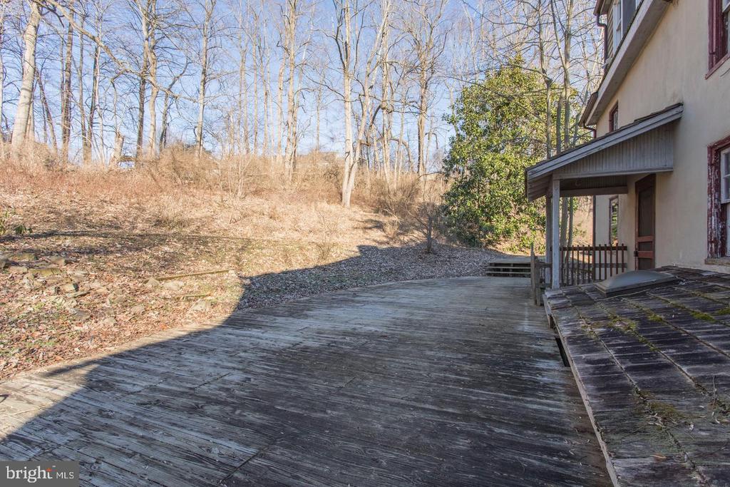 208 WESTTOWN WAY