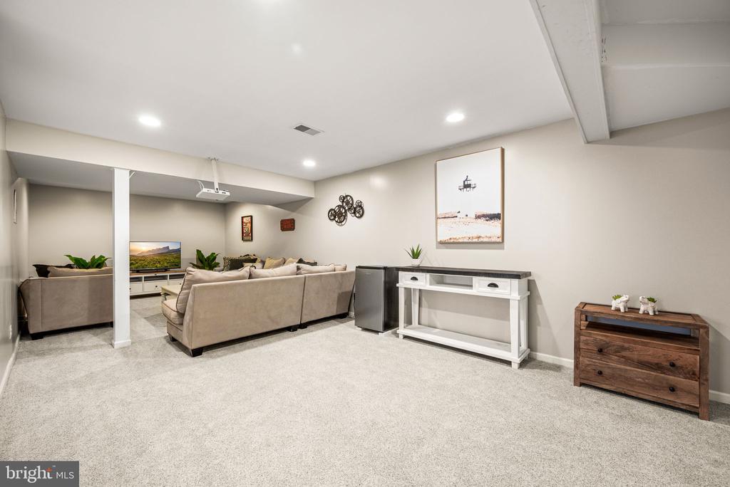 55 RAMBLEWOOD DRIVE