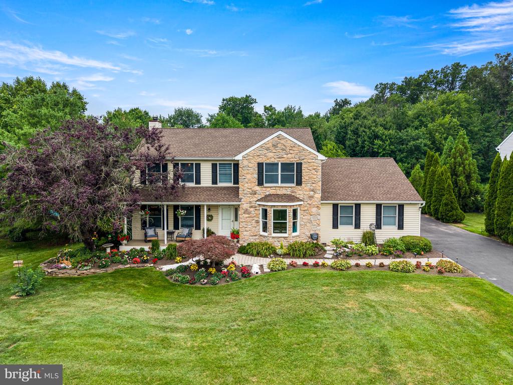 55 RAMBLEWOOD DRIVE