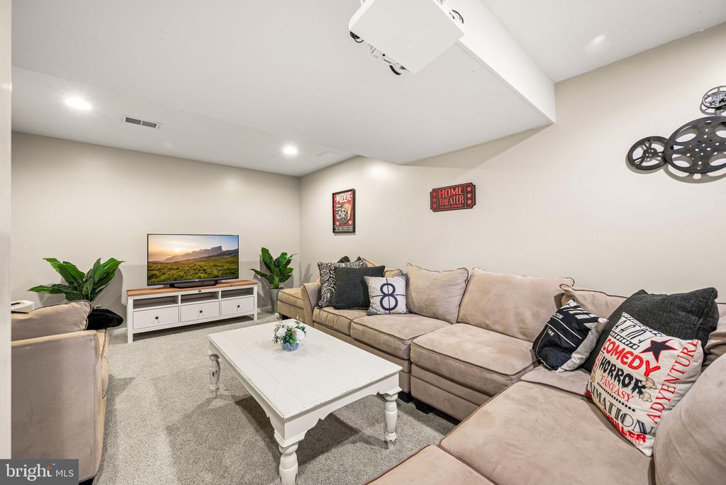 55 RAMBLEWOOD DRIVE