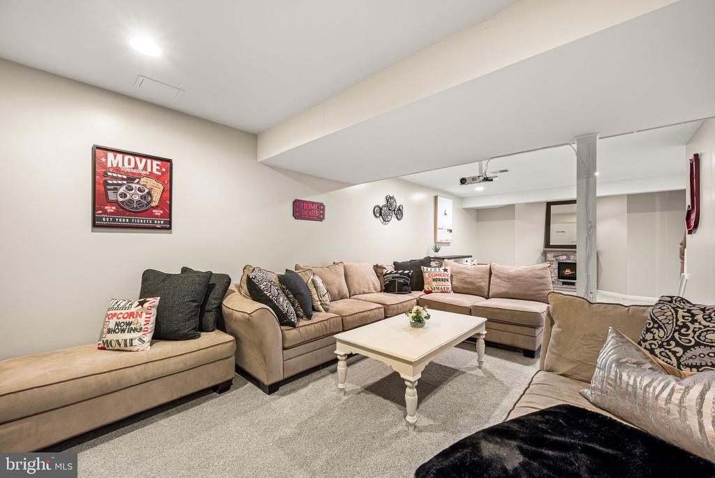 55 RAMBLEWOOD DRIVE