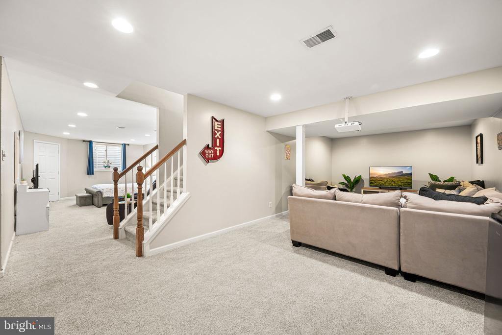 55 RAMBLEWOOD DRIVE