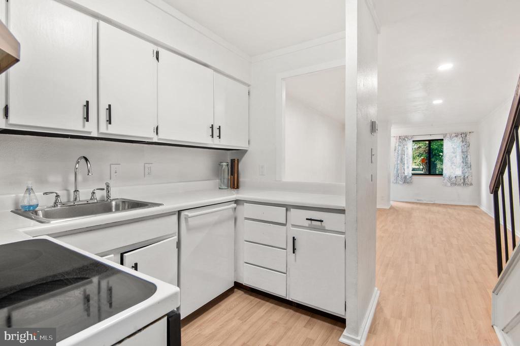 508 SUMMIT HOUSE Unit: 508