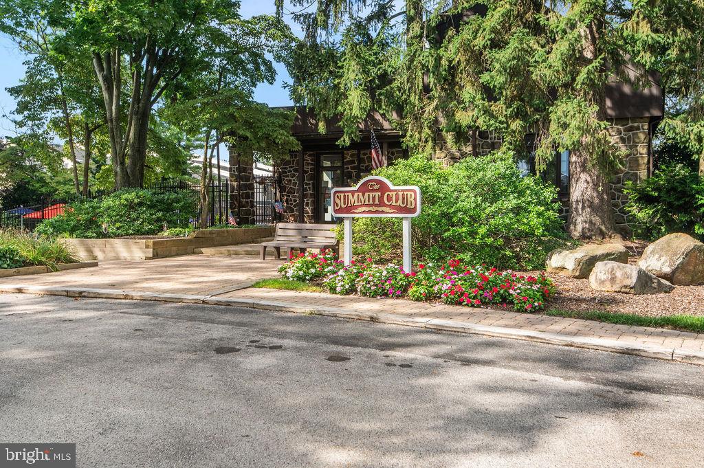508 SUMMIT HOUSE Unit: 508
