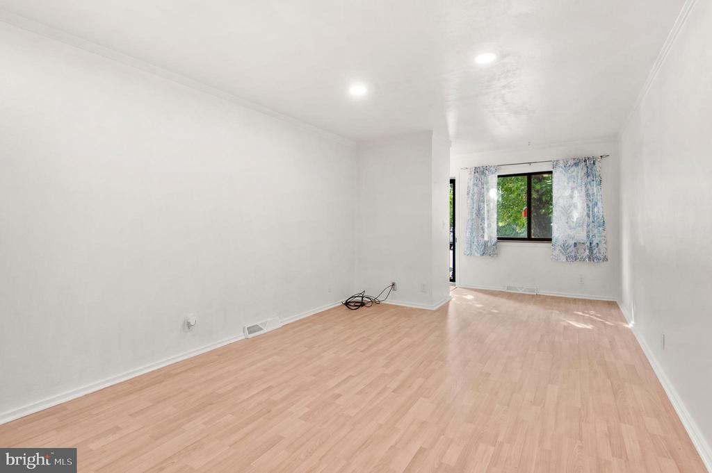 508 SUMMIT HOUSE Unit: 508