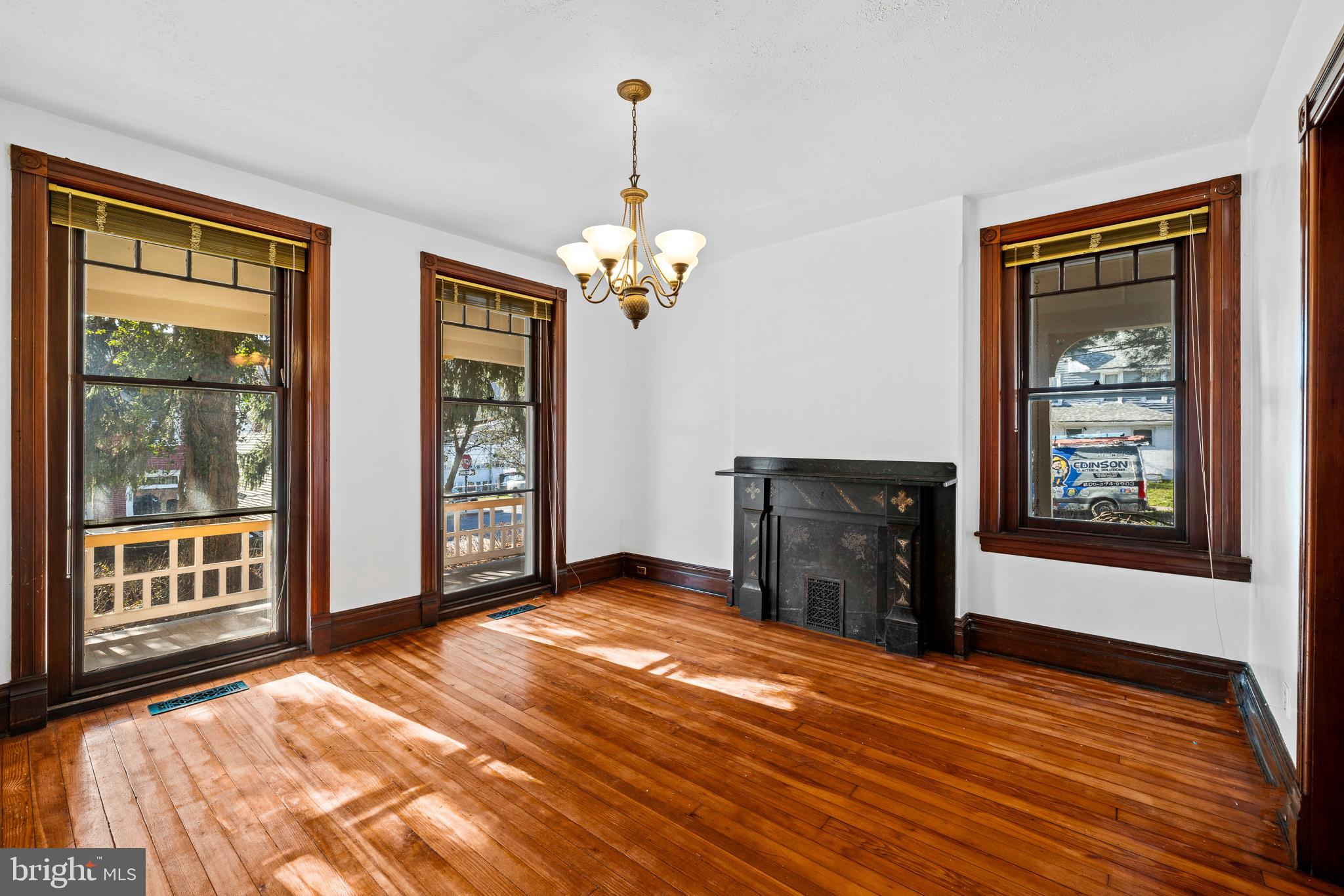 841 Seneca