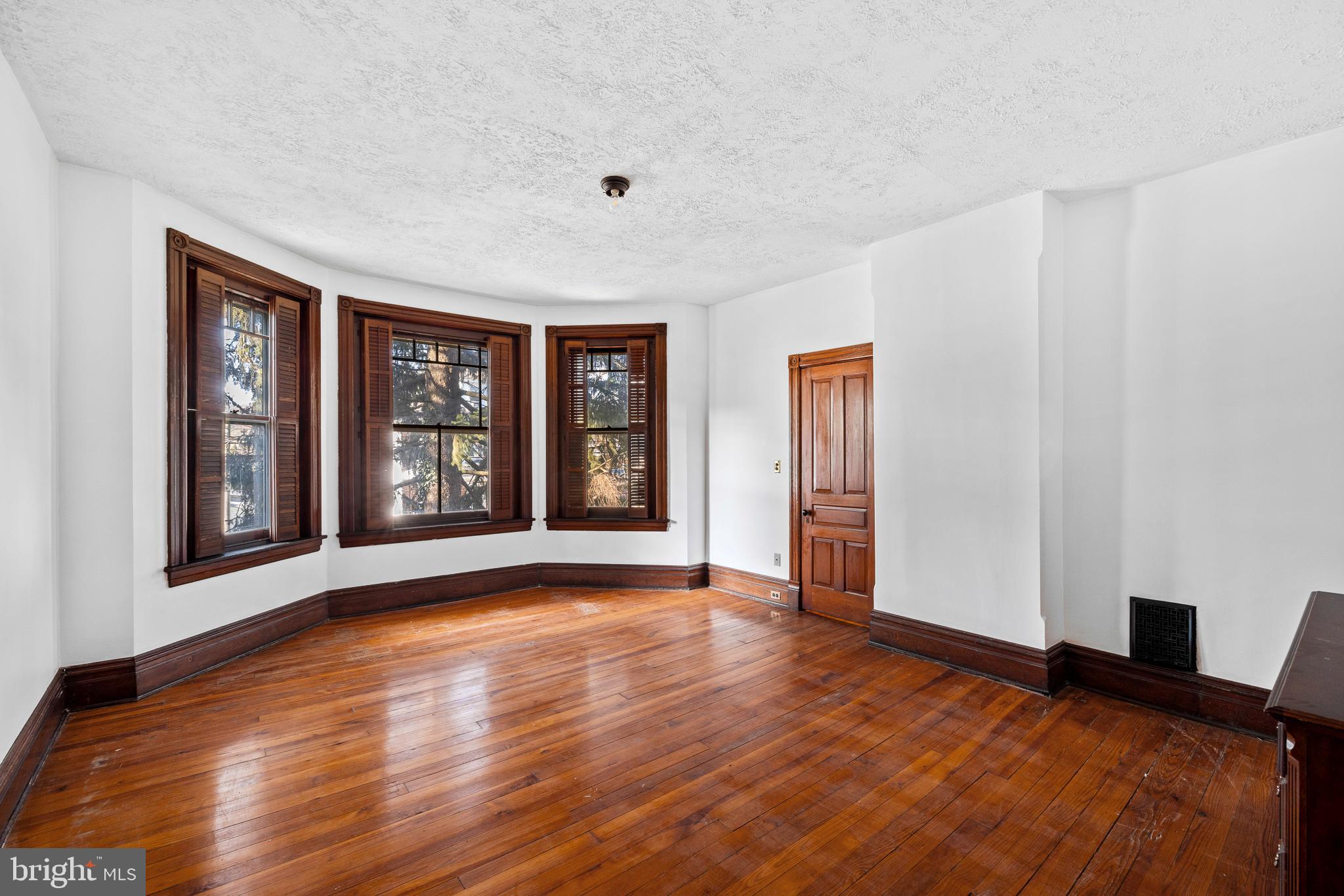 841 Seneca