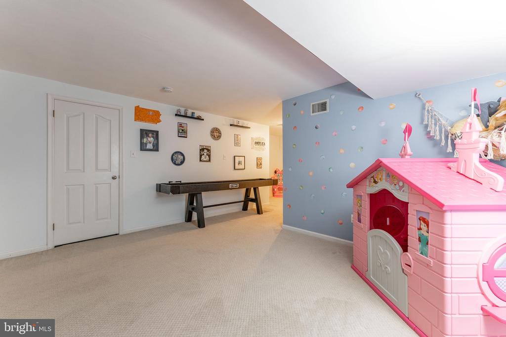 106 Spruce Ln