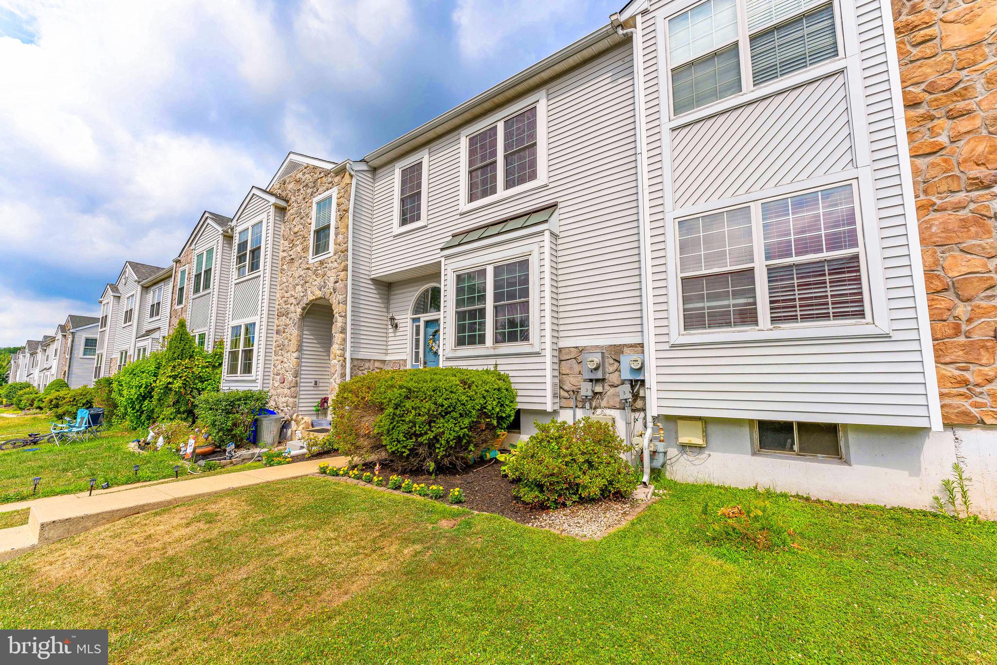 106 Spruce Ln