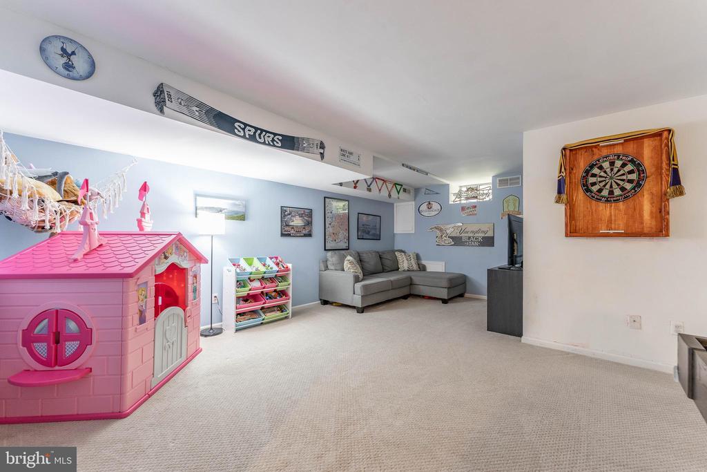 106 Spruce Ln