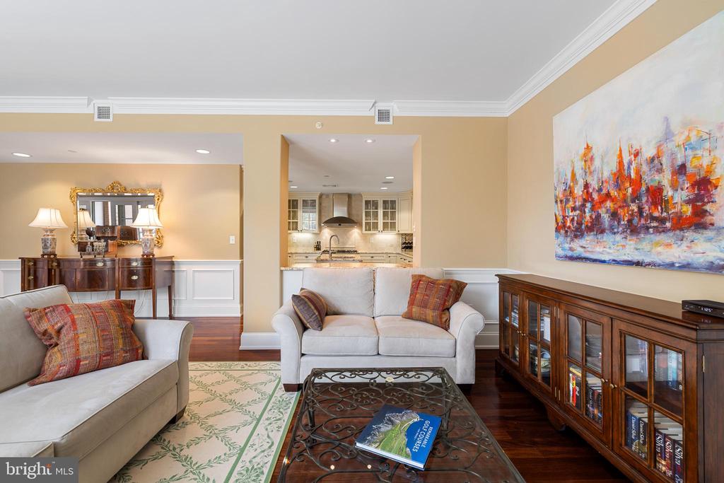 115 E Montgomery Ave #2-B