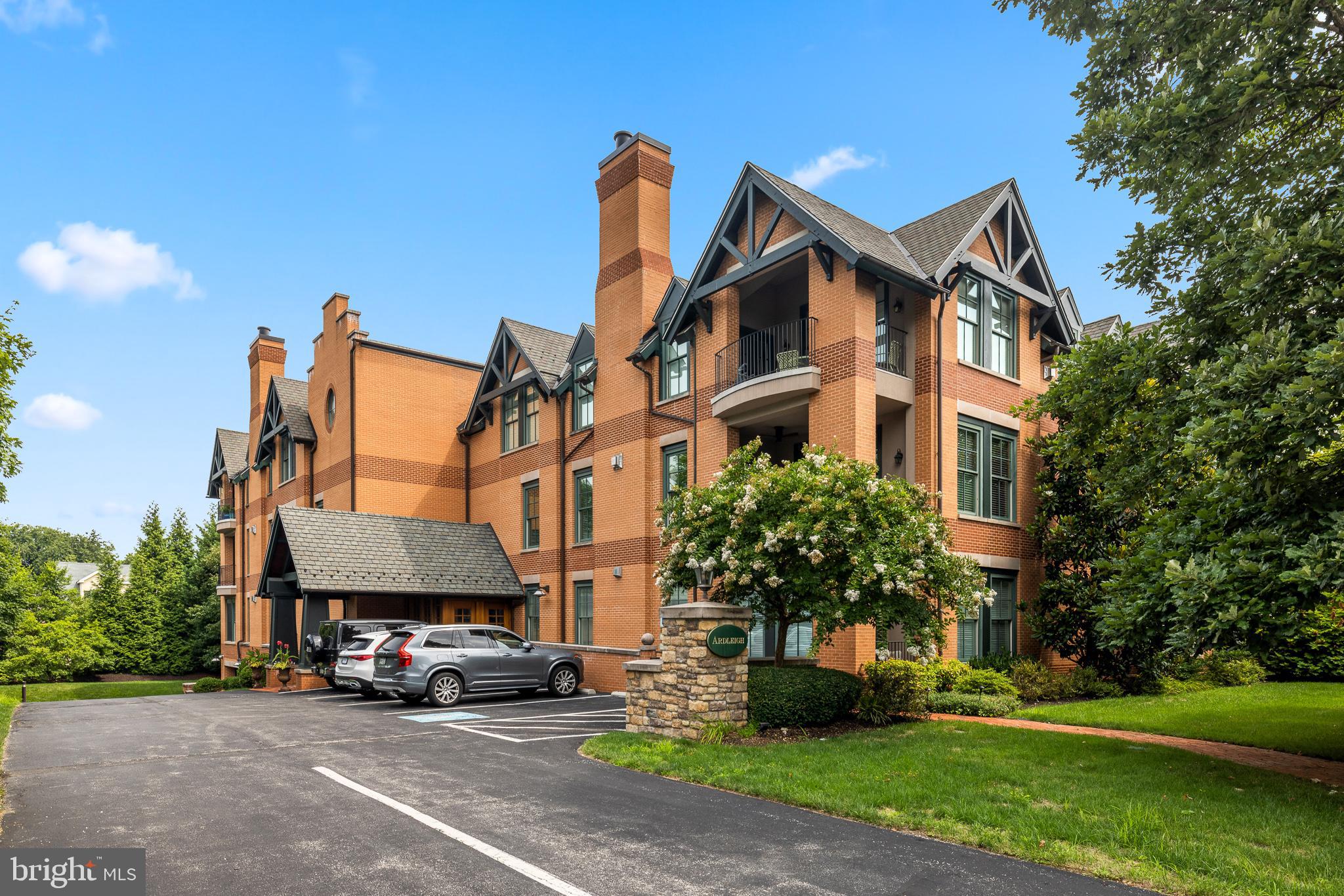 115 E Montgomery Ave #2-B