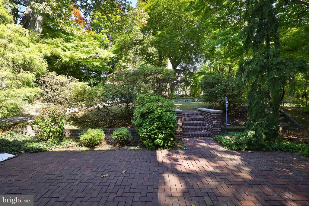 1009 SHARPLESS ROAD