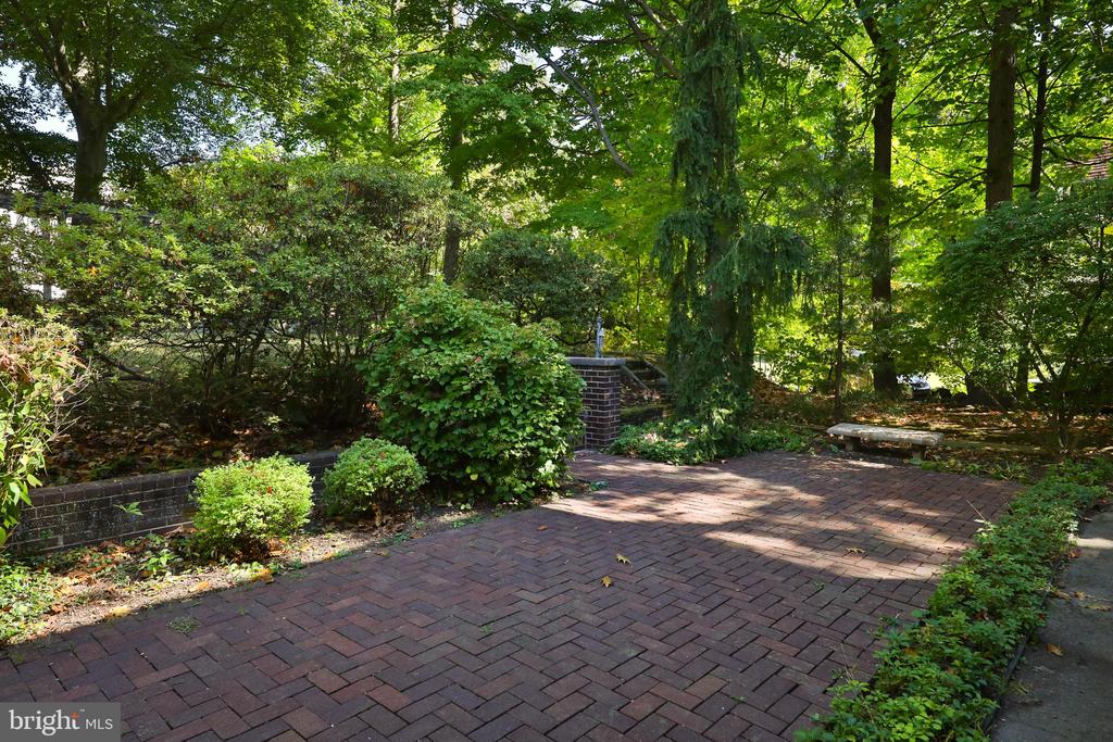 1009 SHARPLESS ROAD