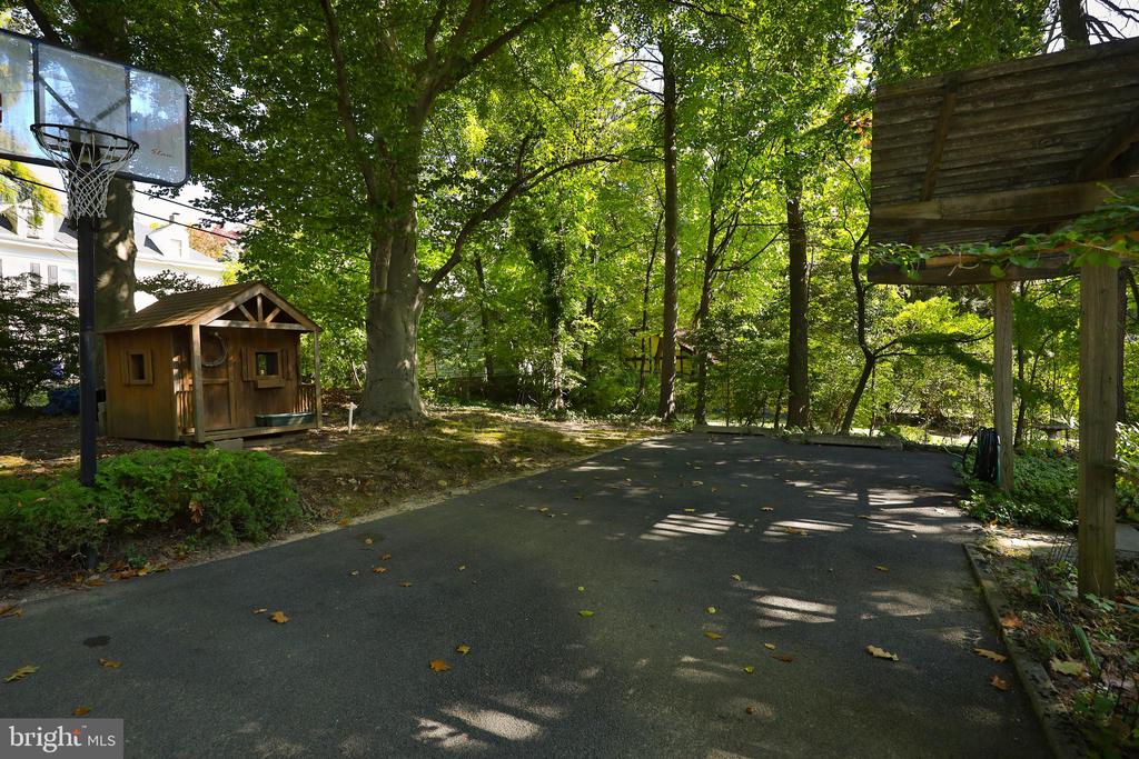1009 SHARPLESS ROAD
