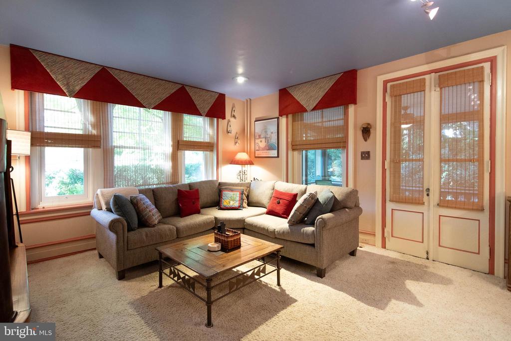 1009 SHARPLESS ROAD