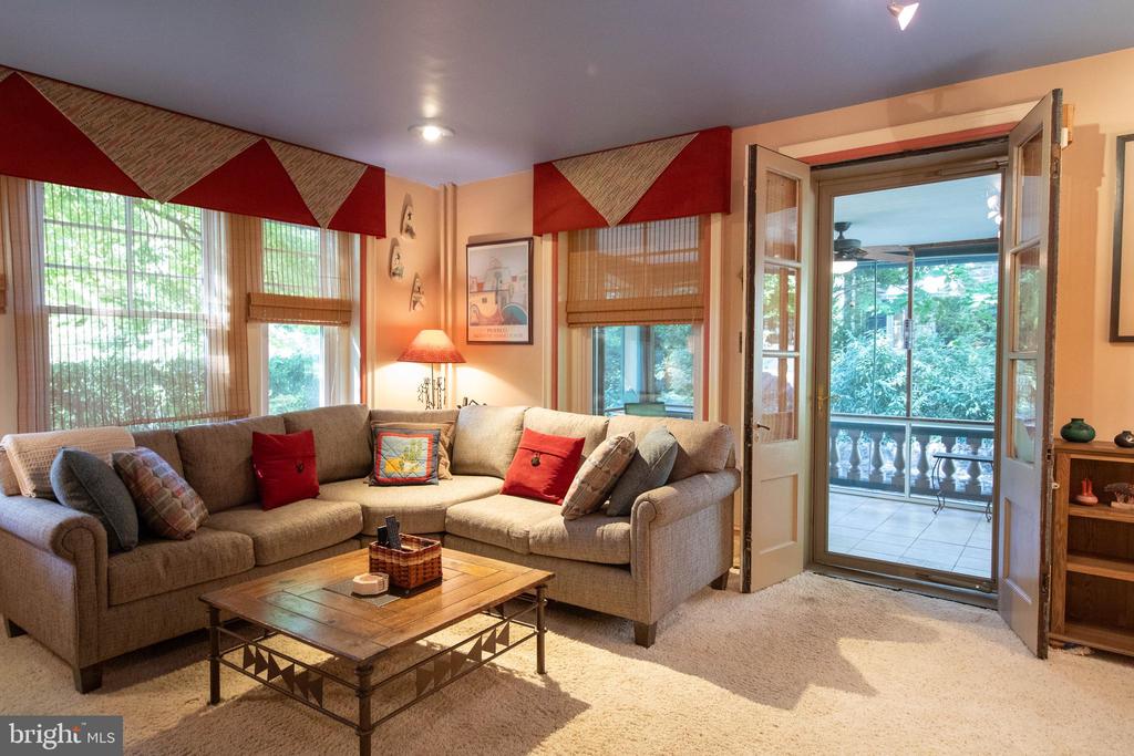 1009 SHARPLESS ROAD