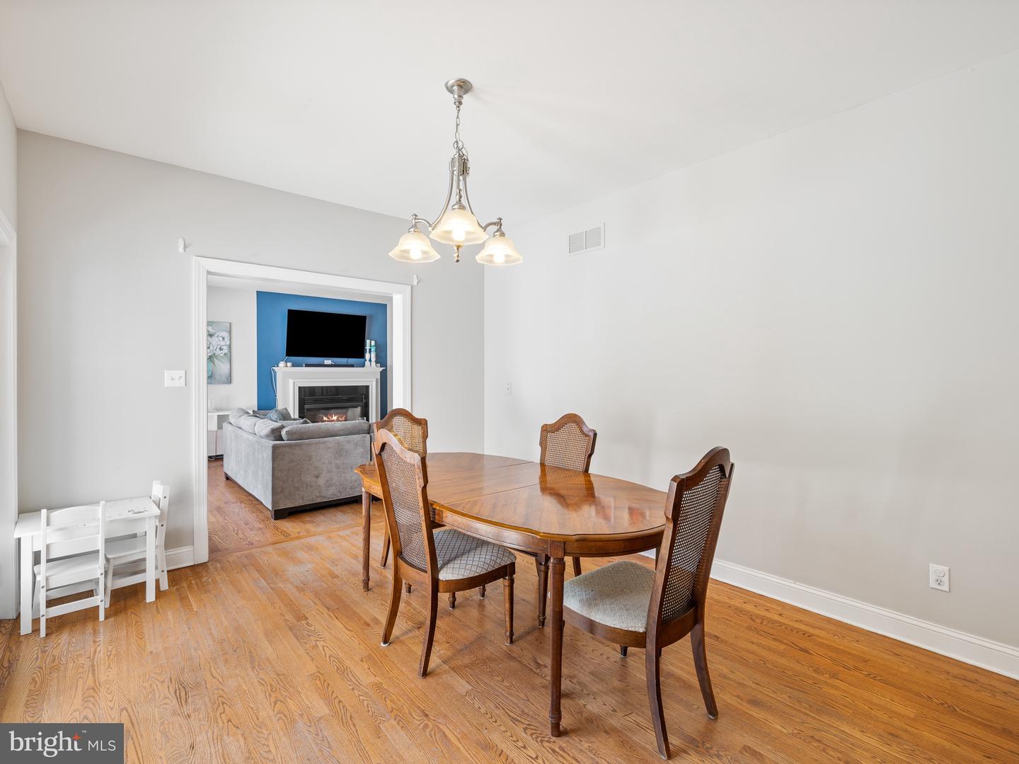 1211 Fairacres Rd