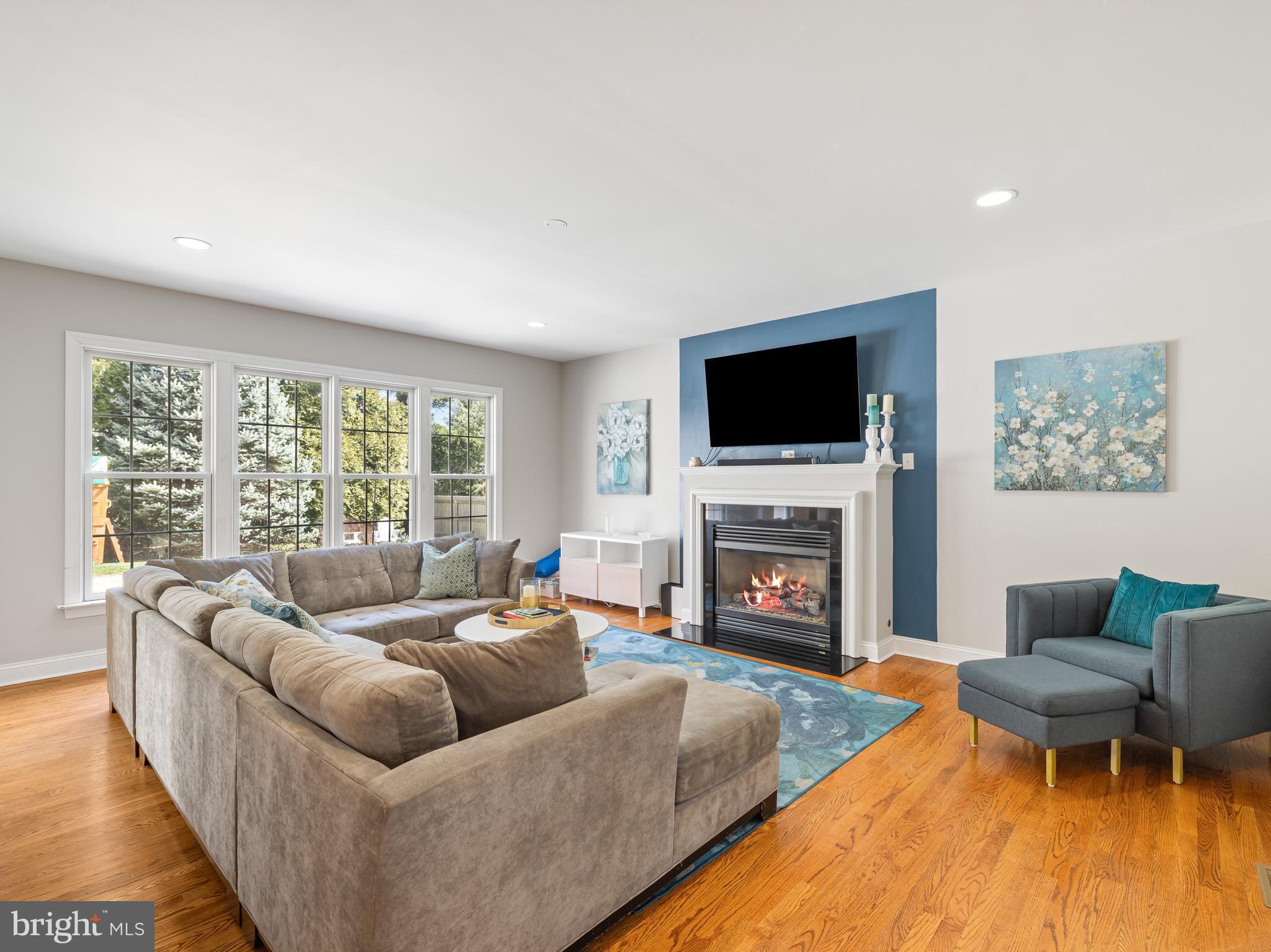 1211 Fairacres Rd