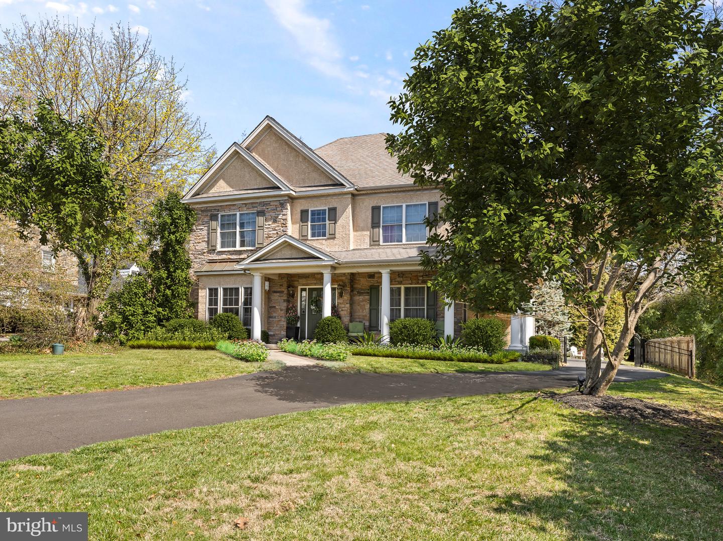 1211 Fairacres Rd