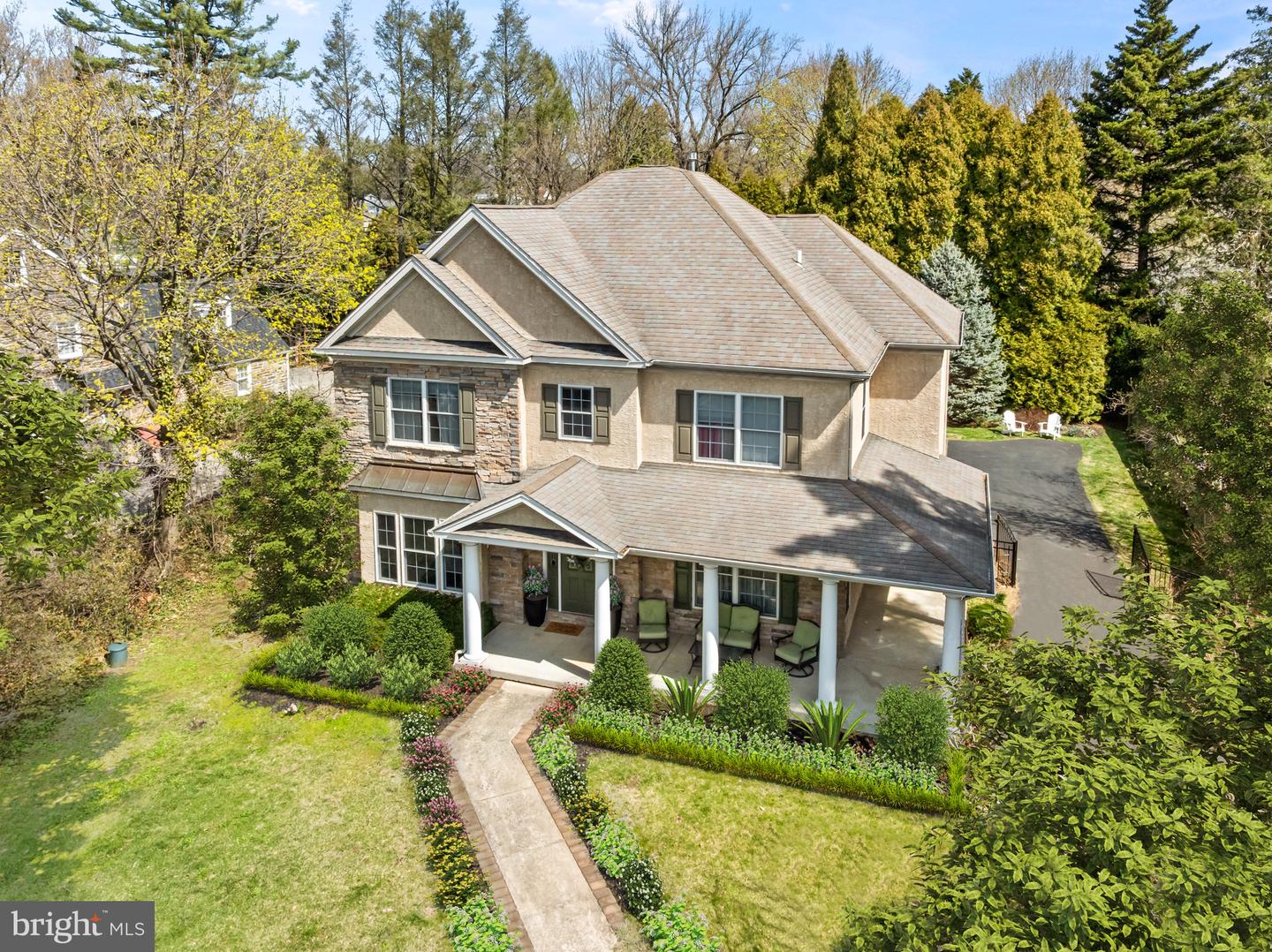 1211 Fairacres Rd