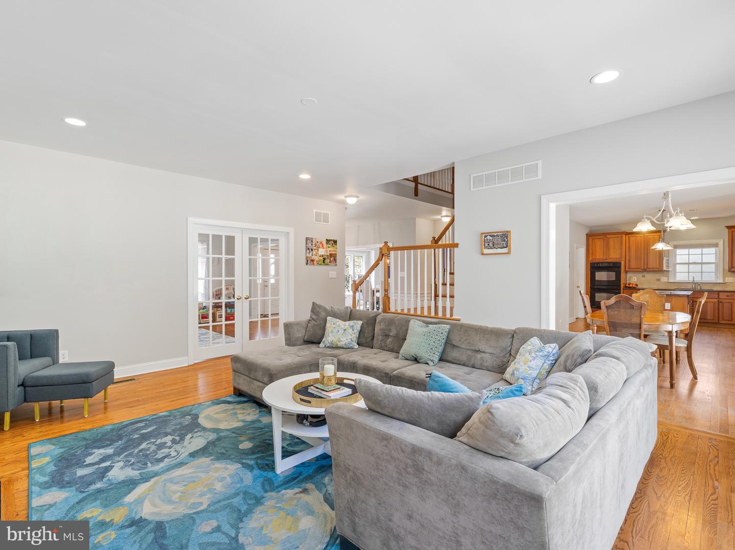 1211 Fairacres Rd