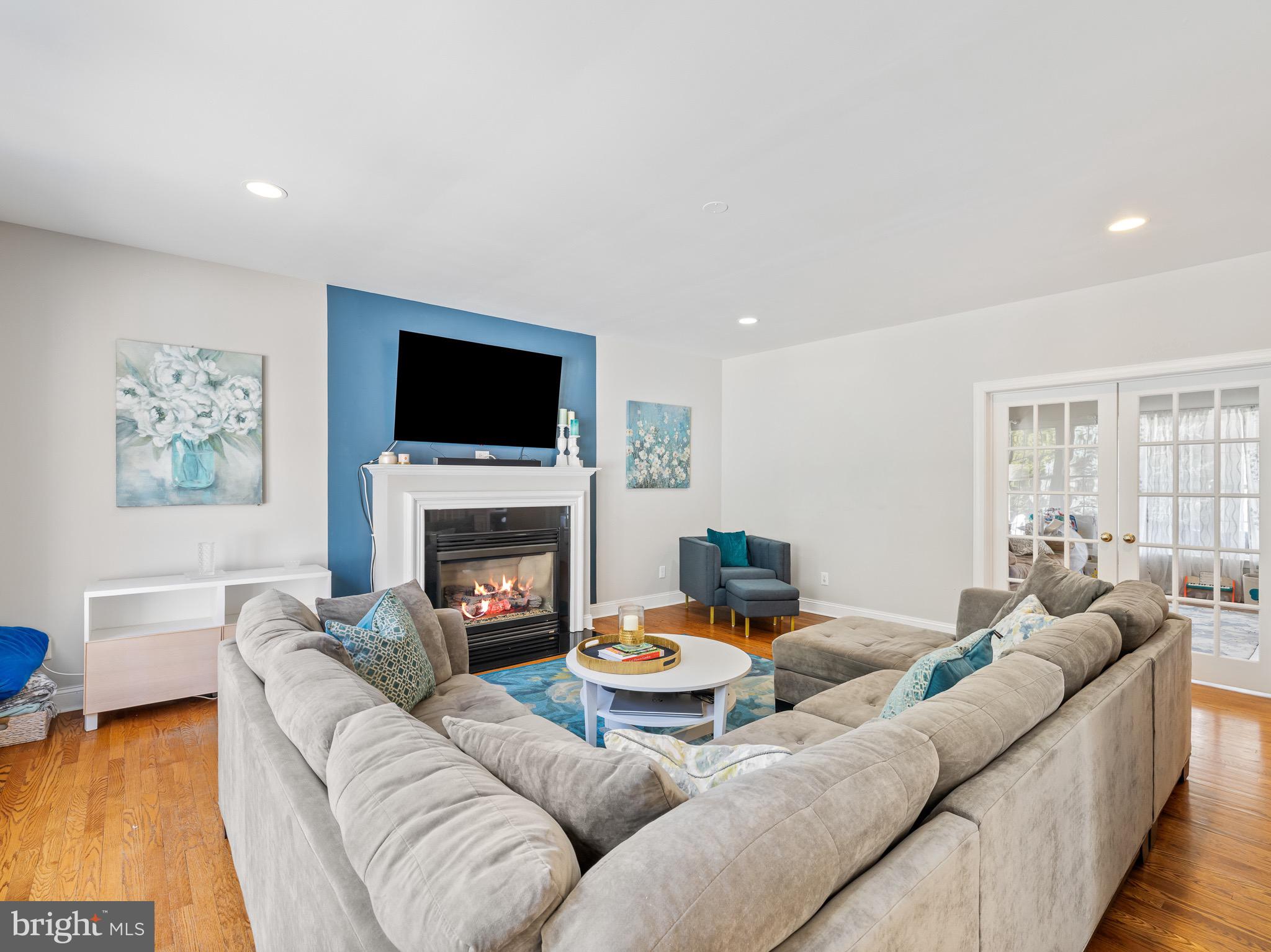 1211 Fairacres Rd