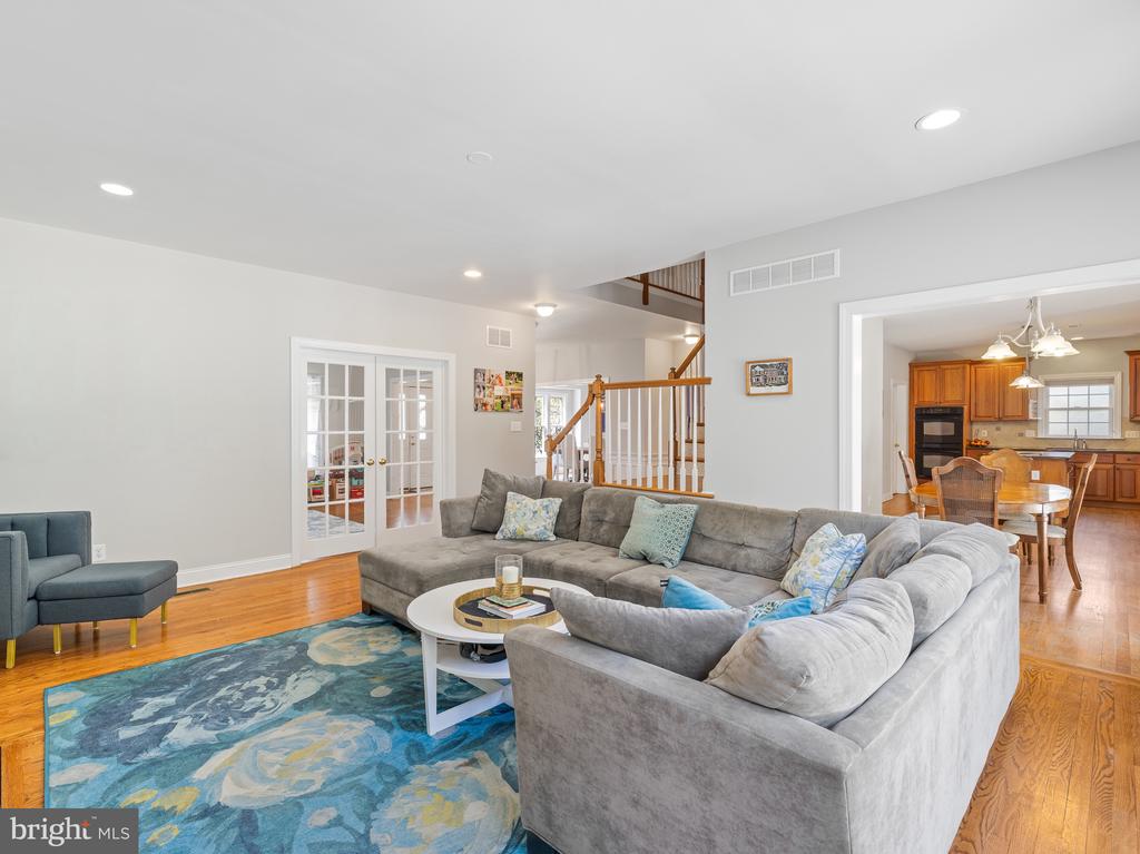 1211 Fairacres Rd