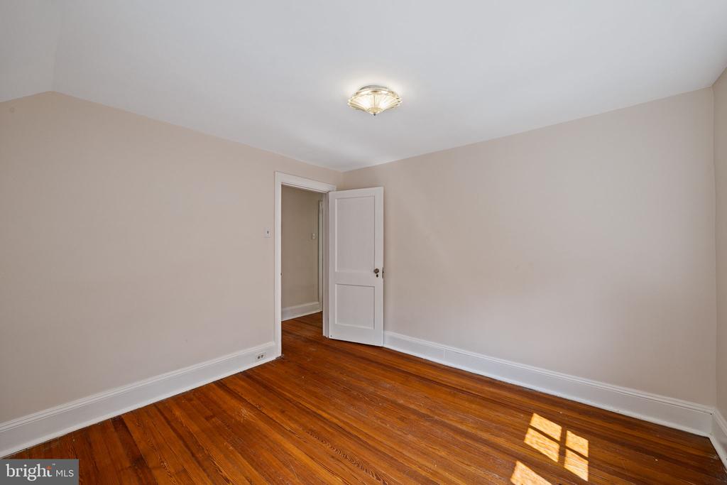 908 Edge Hill Rd