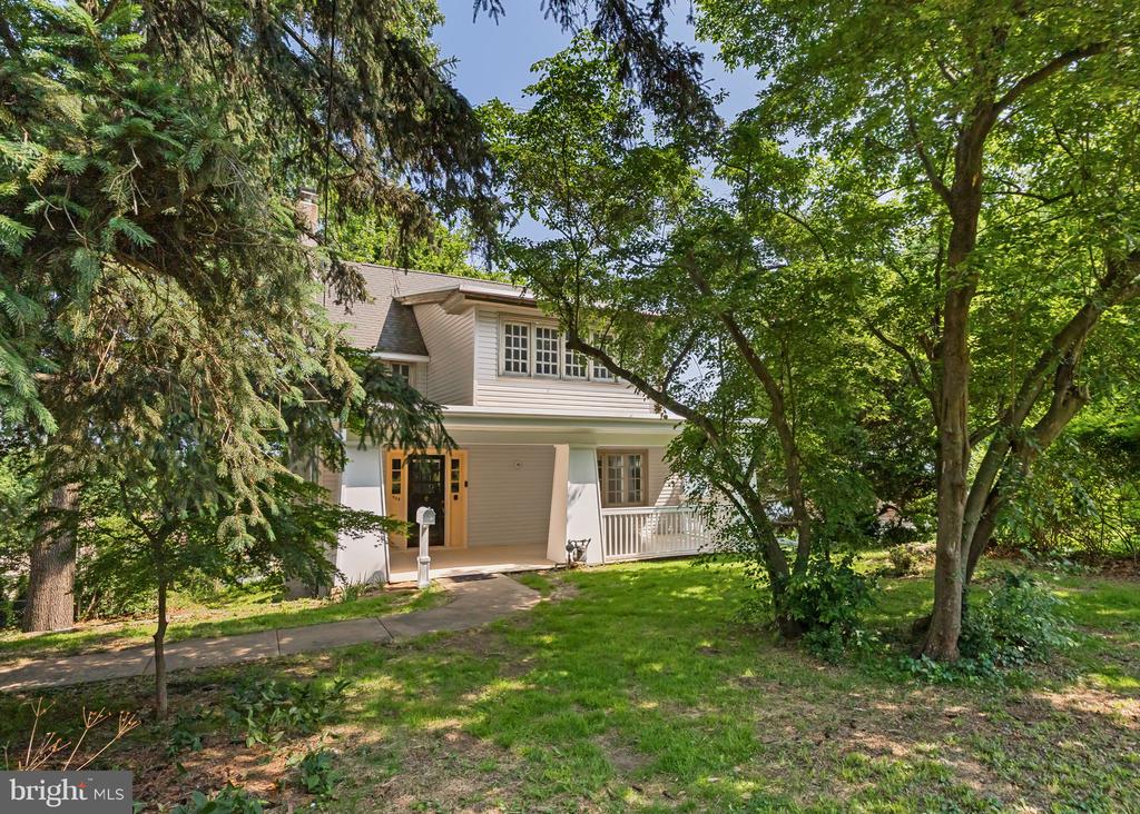 908 Edge Hill Rd