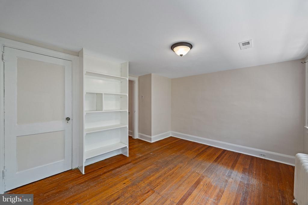 908 Edge Hill Rd