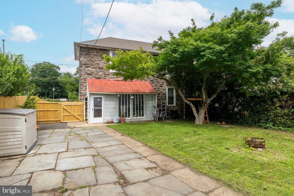 1806 GRAHAM LANE