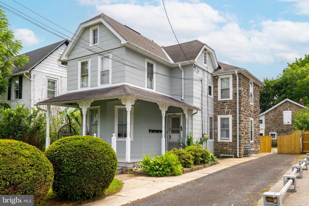 1806 GRAHAM LANE