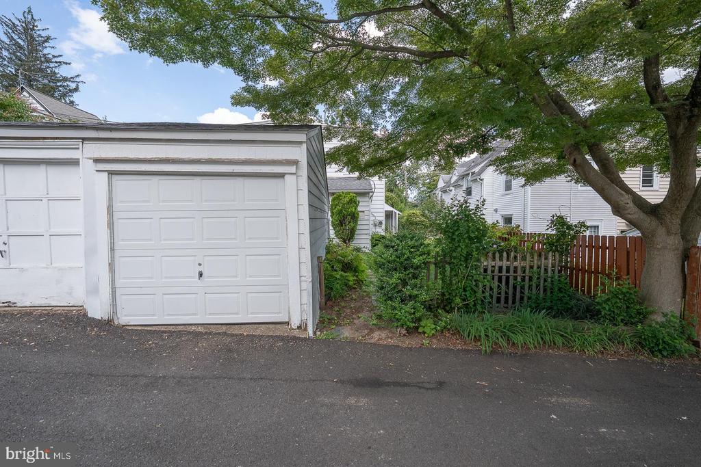 212 HENLEY ROAD