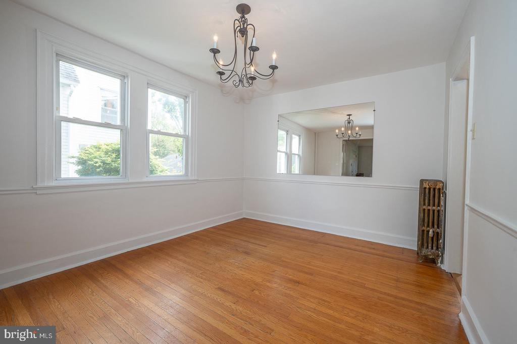 212 HENLEY ROAD