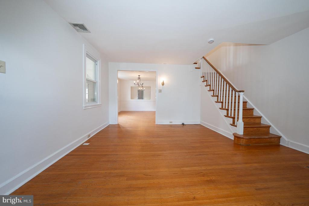 212 HENLEY ROAD
