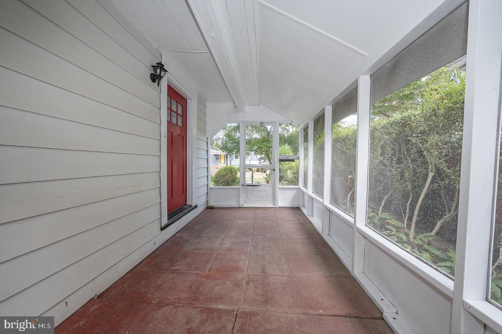 212 HENLEY ROAD