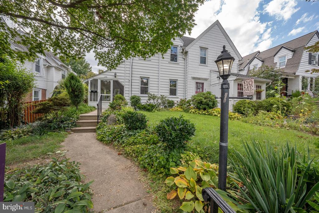 212 HENLEY ROAD