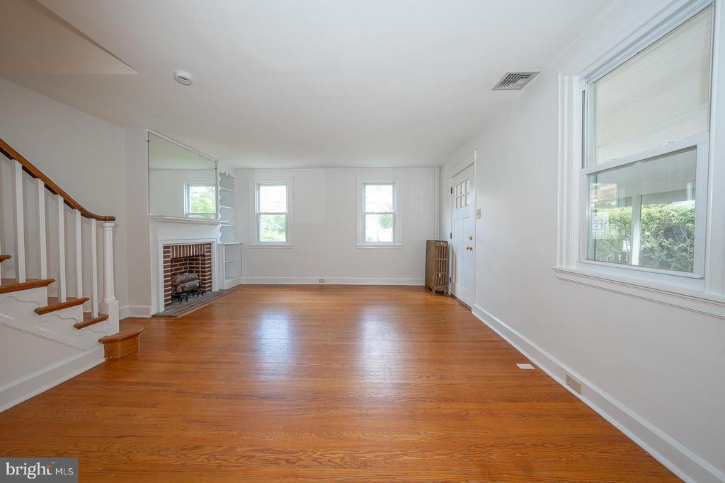 212 HENLEY ROAD