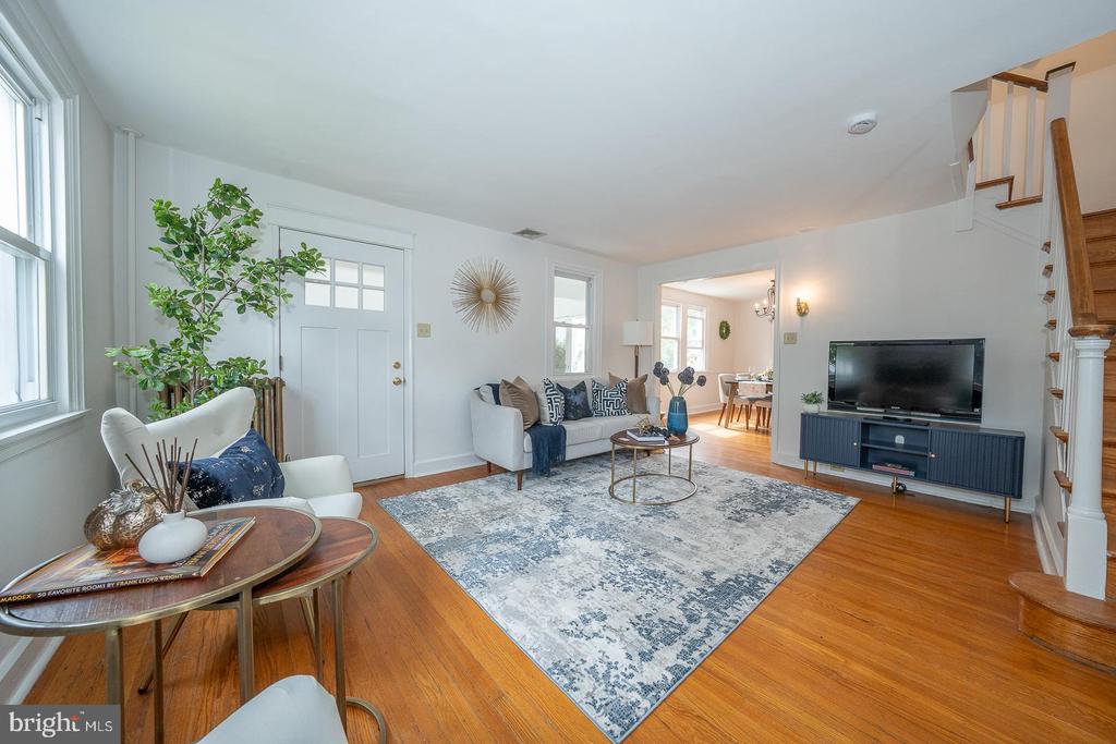 212 HENLEY ROAD