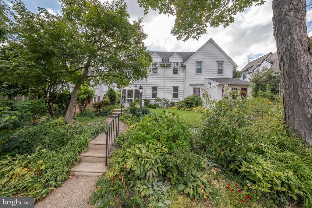 212 HENLEY ROAD