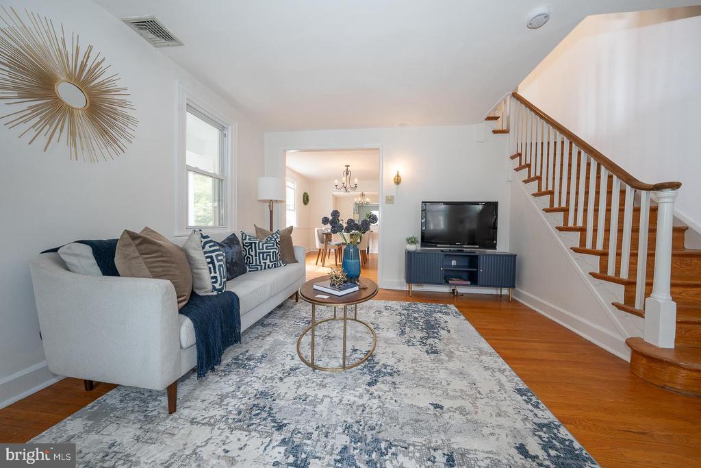 212 HENLEY ROAD