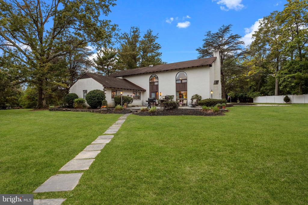 800 PLYMOUTH ROAD