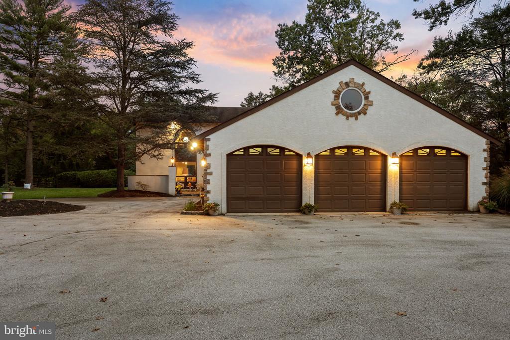 800 PLYMOUTH ROAD