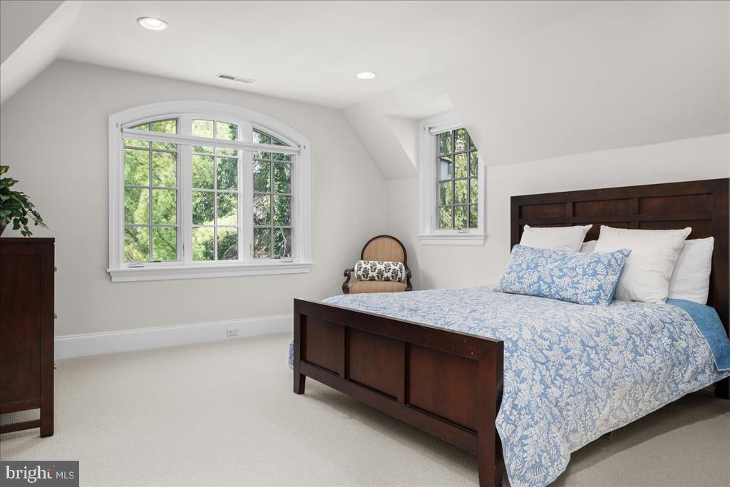 840 HARRITON ROAD