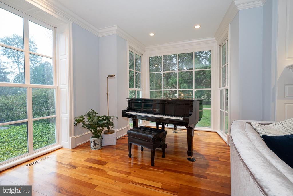 1122 BRYNLAWN ROAD