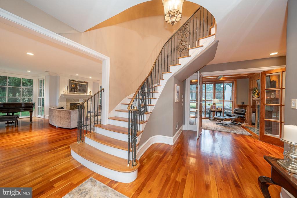 1122 BRYNLAWN ROAD