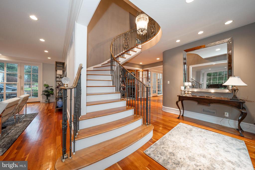 1122 BRYNLAWN ROAD