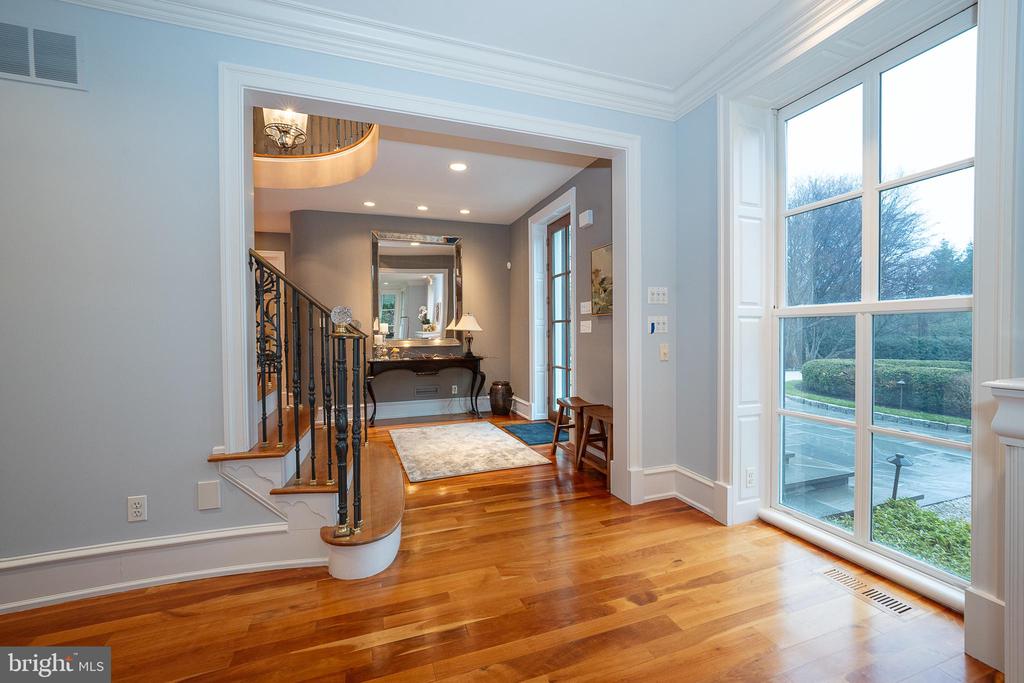 1122 BRYNLAWN ROAD