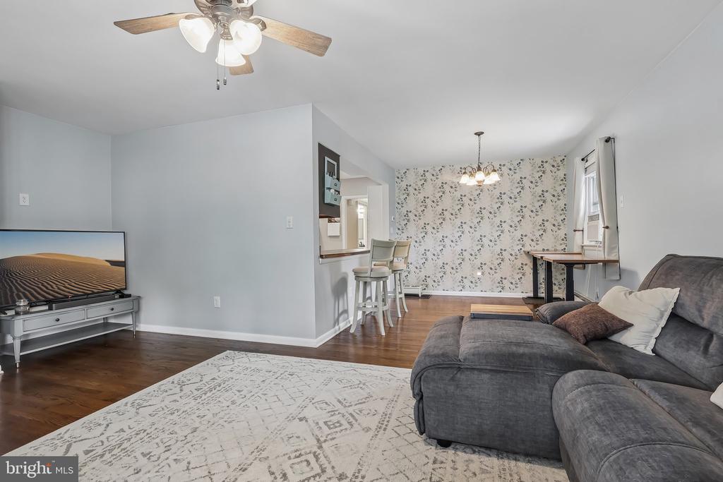 1813 FITZWATERTOWN ROAD